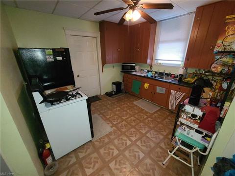 218 13th St, Elyria, OH 44035 photo 7