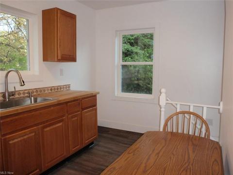 290 E 46th St, Lorain, OH 44052 photo 14