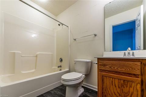 6857 Birchbark Ave NE, Canton, OH 44721 photo 9