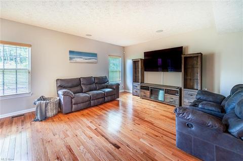 6857 Birchbark Ave NE, Canton, OH 44721 photo 4