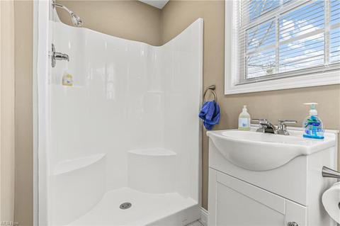 60 E 220th St, Euclid, OH 44123 photo 14