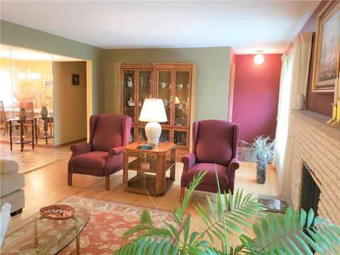 1739 E Park Haven Dr, Seven Hills, OH 44131 photo 3