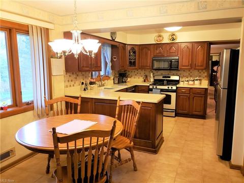 1739 E Park Haven Dr, Seven Hills, OH 44131 photo 14