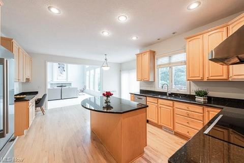 6620 Andre Ln, Solon, OH 44139 photo 5