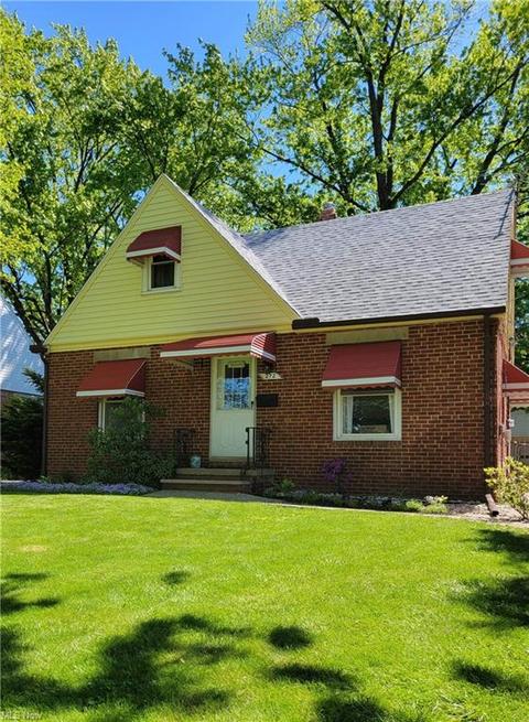 272 Baker St, Berea, OH 44017 photo 1