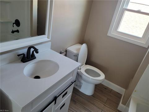 7015 Wolf Ave, Parma, OH 44129 photo 4