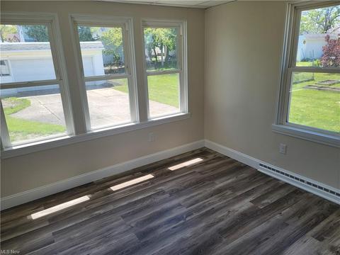 7015 Wolf Ave, Parma, OH 44129 photo 9