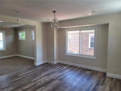 7015 Wolf Ave, Parma, OH 44129 photo 10