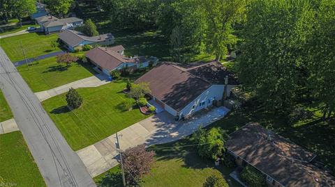 6345 Bryson Dr, Mentor, OH 44060 photo 3