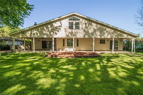 6345 Bryson Dr, Mentor, OH 44060 photo 4