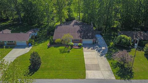 6345 Bryson Dr, Mentor, OH 44060 photo 2