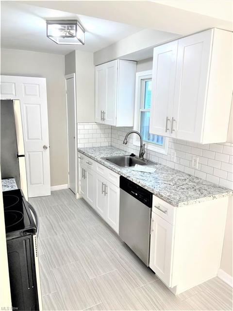 745 Pendley Rd, Willowick, OH 44095 photo 3