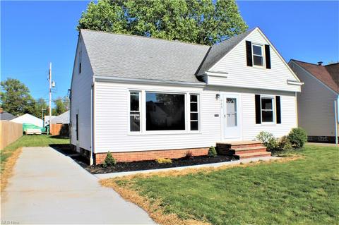 745 Pendley Rd, Willowick, OH 44095 photo 2