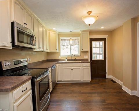 327 Kenyon Ave, Elyria, OH 44035 photo 13