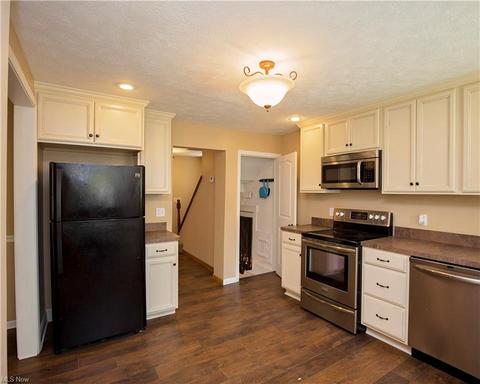 327 Kenyon Ave, Elyria, OH 44035 photo 17