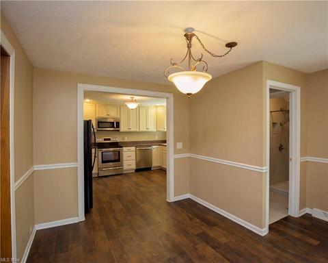 327 Kenyon Ave, Elyria, OH 44035 photo 19