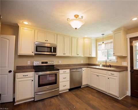 327 Kenyon Ave, Elyria, OH 44035 photo 18