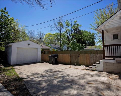 327 Kenyon Ave, Elyria, OH 44035 photo 5