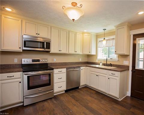 327 Kenyon Ave, Elyria, OH 44035 photo 14