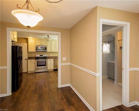 327 Kenyon Ave, Elyria, OH 44035 photo 10