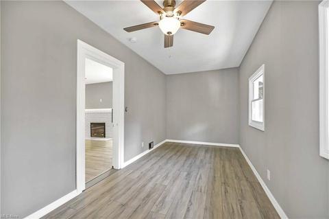 2046 E 224th St, Euclid, OH 44117 photo 16