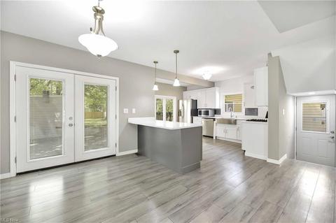 2046 E 224th St, Euclid, OH 44117 photo 5