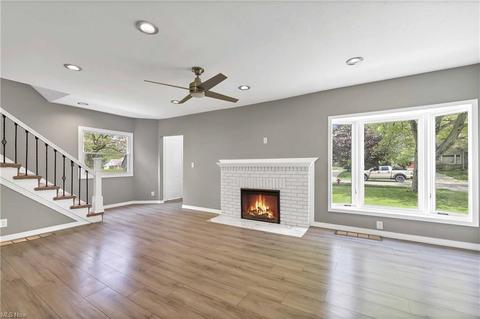 2046 E 224th St, Euclid, OH 44117 photo 4