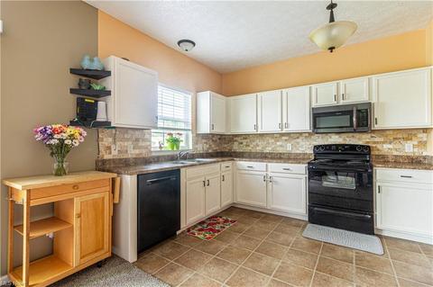 2448 Captens St NE, Canton, OH 44721 photo 6