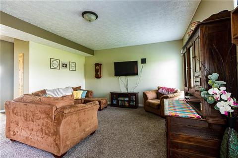 2448 Captens St NE, Canton, OH 44721 photo 14