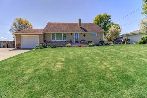 909 Ike St, Minerva, OH 44657 photo 2