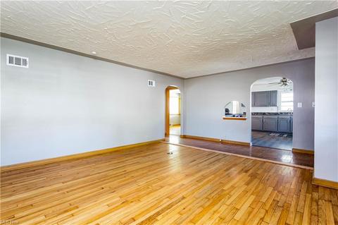 961 Valley Blvd, Elyria, OH 44035 photo 10
