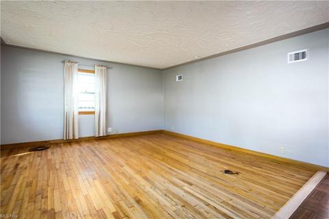 961 Valley Blvd, Elyria, OH 44035 photo 7