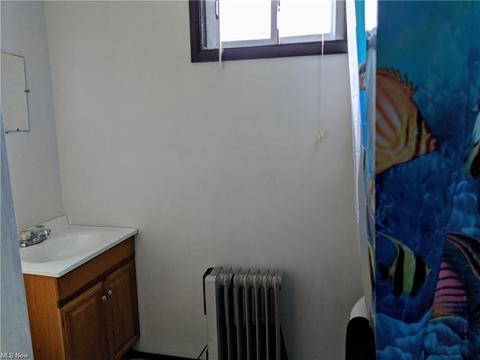 258 E Ohio Ave, Sebring, OH 44672 photo 7