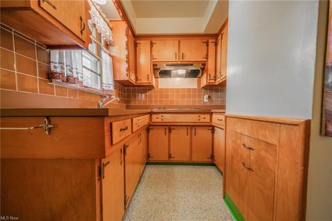 23601 Chardon Rd, Euclid, OH 44117 photo 10