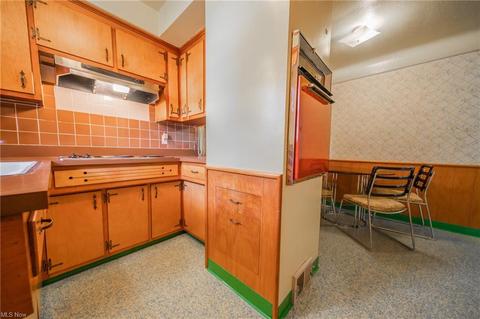 23601 Chardon Rd, Euclid, OH 44117 photo 9