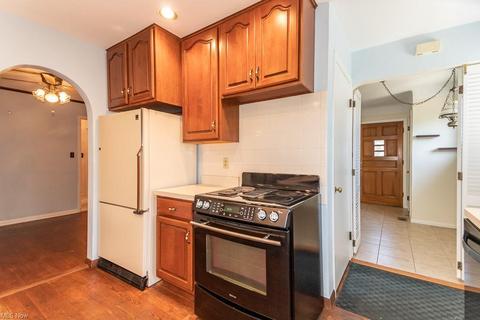 3943 Harvard Dr, Willoughby, OH 44094 photo 7