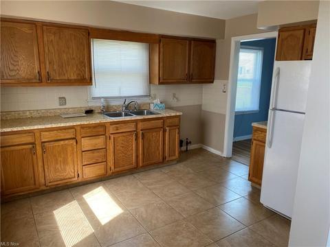 929 Garfield St, Struthers, OH 44471 photo 3