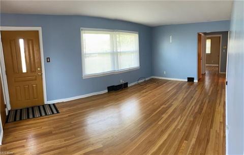 929 Garfield St, Struthers, OH 44471 photo 2