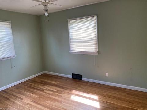 929 Garfield St, Struthers, OH 44471 photo 6
