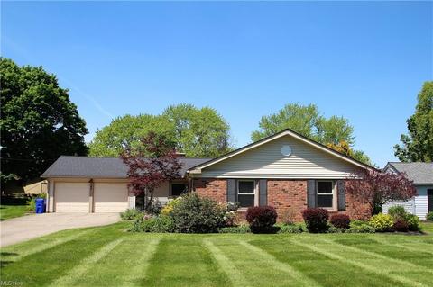 744 Parkview Dr, Aurora, OH 44202 photo 1
