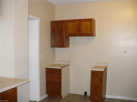 237 8th St, Elyria, OH 44035 photo 8