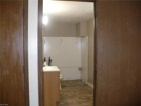 237 8th St, Elyria, OH 44035 photo 9