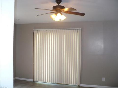 237 8th St, Elyria, OH 44035 photo 2