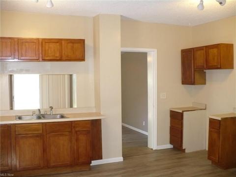 237 8th St, Elyria, OH 44035 photo 11