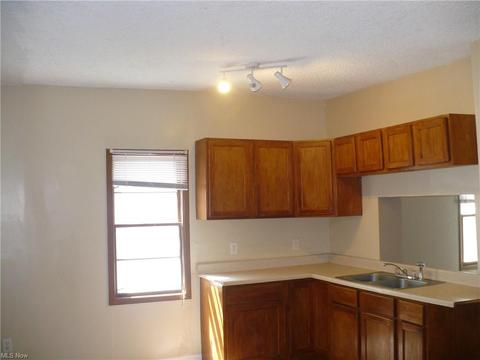 237 8th St, Elyria, OH 44035 photo 7