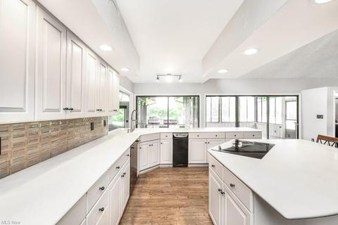 546 E Acadia Pt, Aurora, OH 44202 photo 8