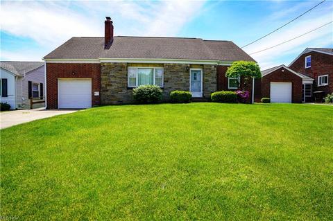4518 Marcellus St NW, Canton, OH 44708 photo 1