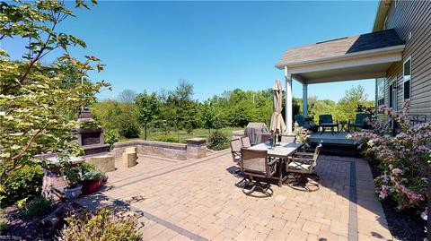 8122 Castleton Dr, Mentor, OH 44060 photo 4