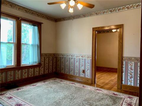 626 Bond Ave, Barnesville, OH 43713 photo 7