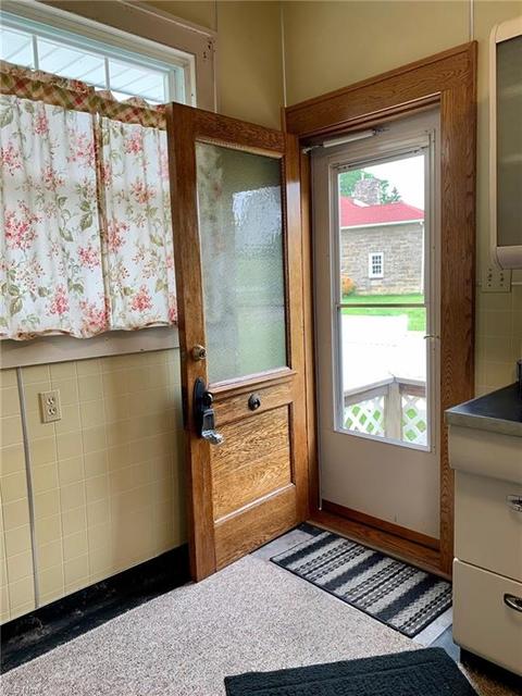 626 Bond Ave, Barnesville, OH 43713 photo 17